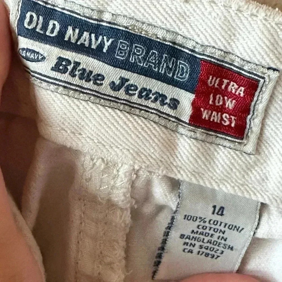 Old navy size 14 white cotton jeans shorts - Picture 3 of 3